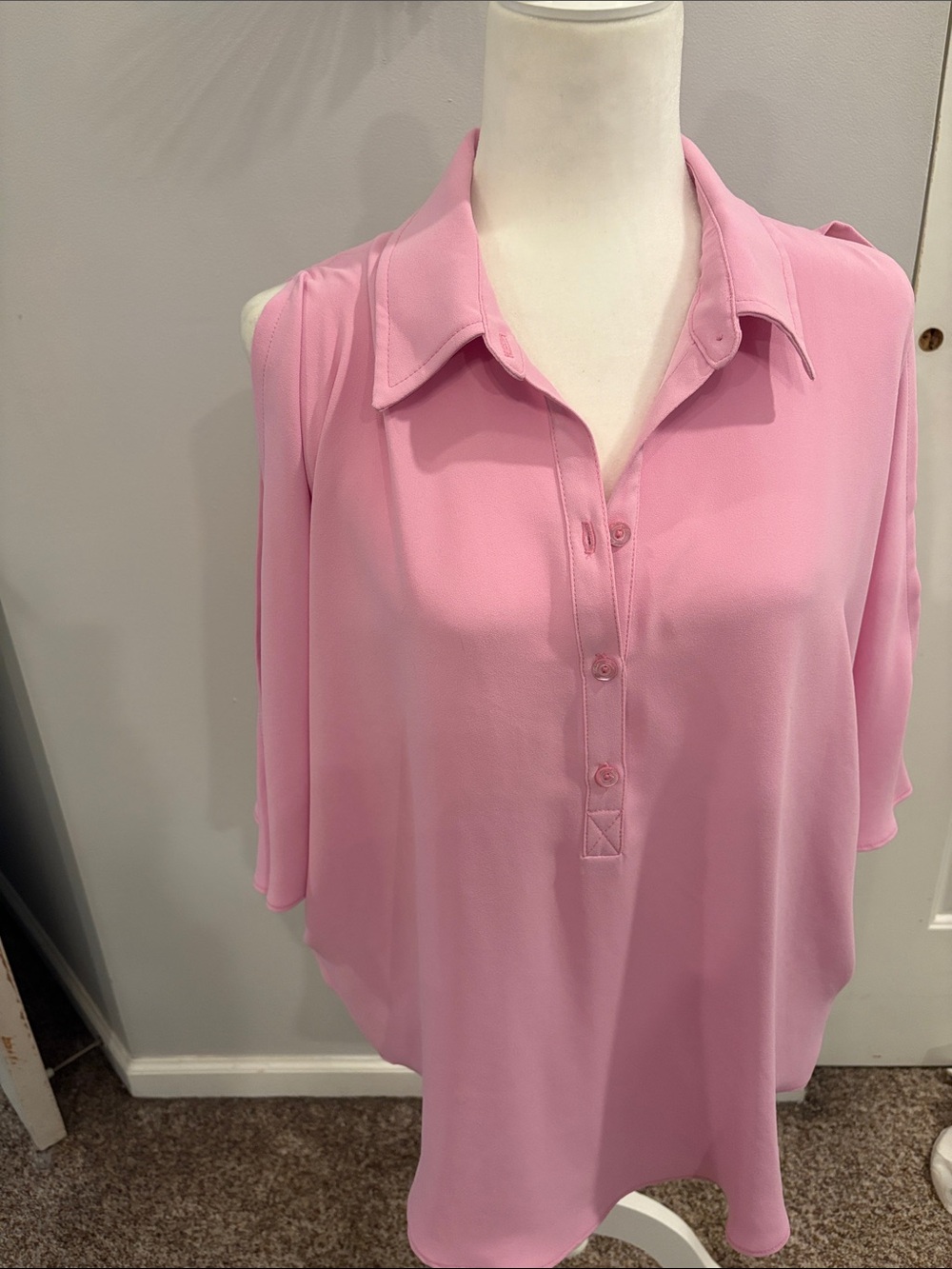 Trina Turk Pink Cold-Shoulder Button-Front Blouse Large